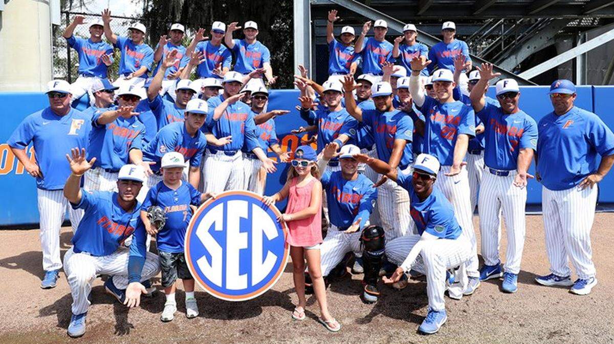 The Florida Gators baseball team won its second straight SEC regular-season title on Saturday.