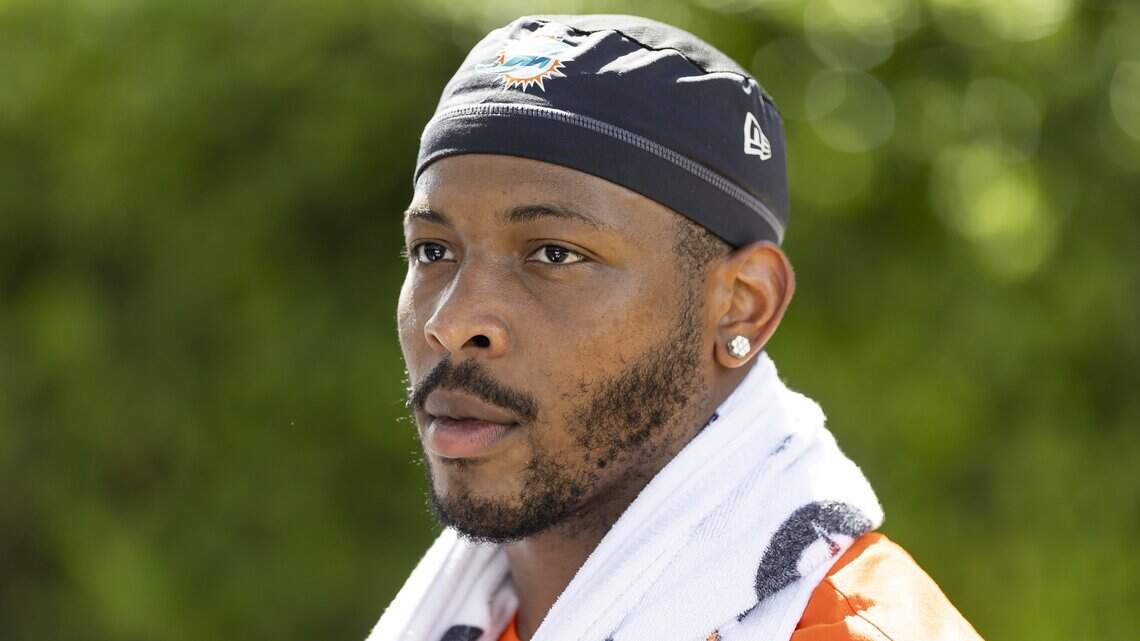 Dolphins sign a running back. And more on Austin Jackson’s situation