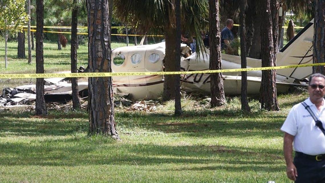 A plane crash at John Prince Park, Lake Worth, Sunday, September 9, 2018. Two people are confirmed dead. Melanie Bell / The Palm Beach Post) (Melanie Bell/The Palm Beach Post)