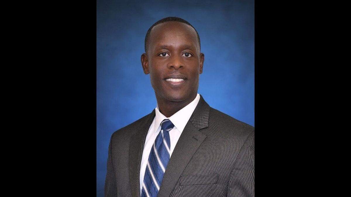 Howard Hepburn, ex superintendente adjunto de Enseñanza y Aprendizaje de lBroward, se convirtió inesperadamente en el nuevo superintendente del distrito escolar, el martes 16 de abril de 2024, después que el ex superintendente Peter Licata anunció sus planes de renunciar.