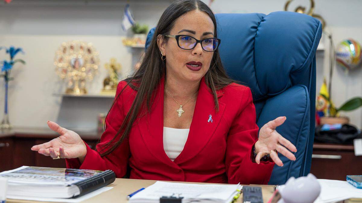 Alcaldesa interina de Hialeah Jacqueline García-Roves habla sobre los retos que ha tenido como administradora de la ciudad 