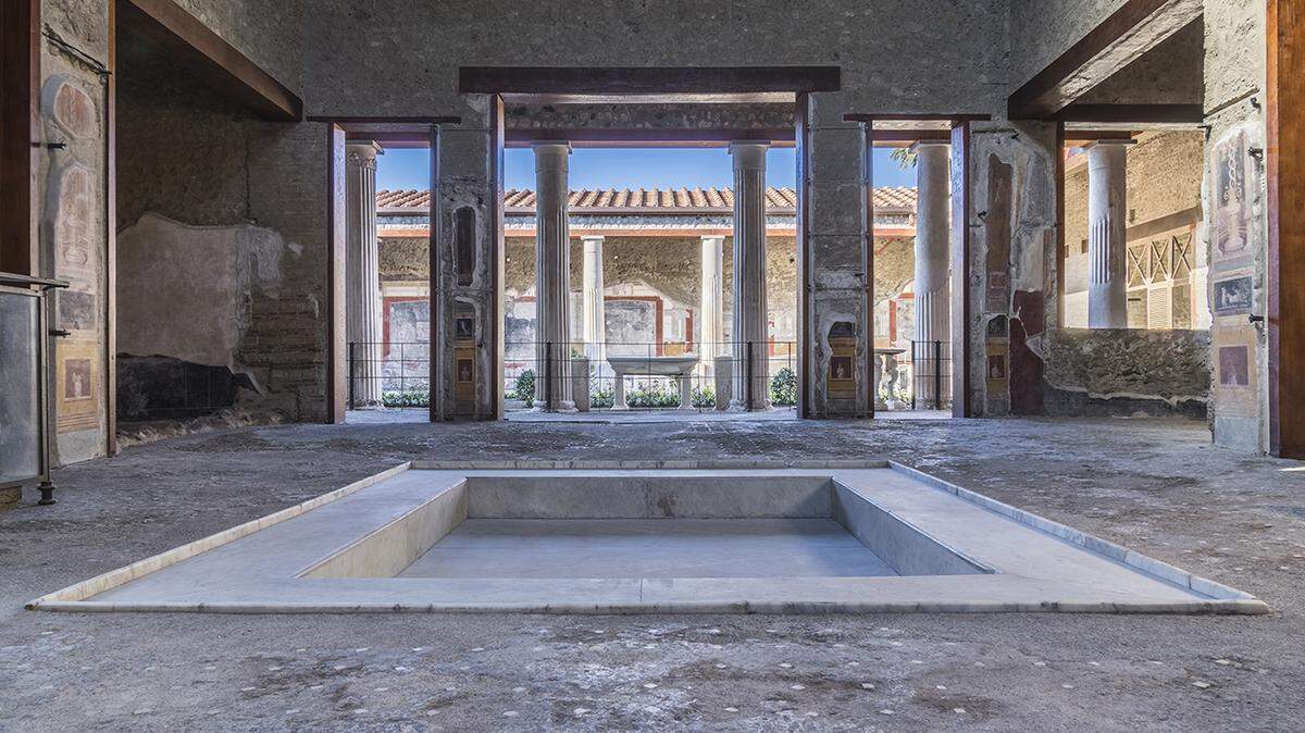 After 20 years of restoration, Italy’s iconic House of Vettii reopened to the public. Photos and videos show the opulent art and gardens.