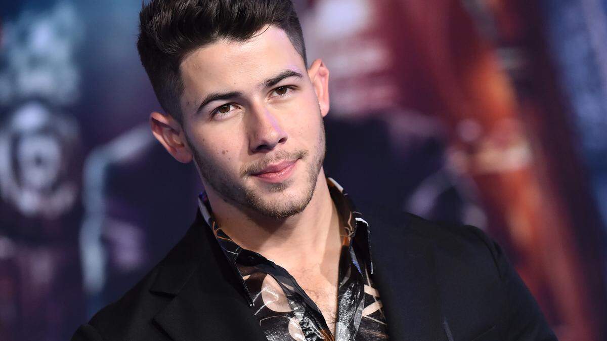 nick jonas at jumanji premiere