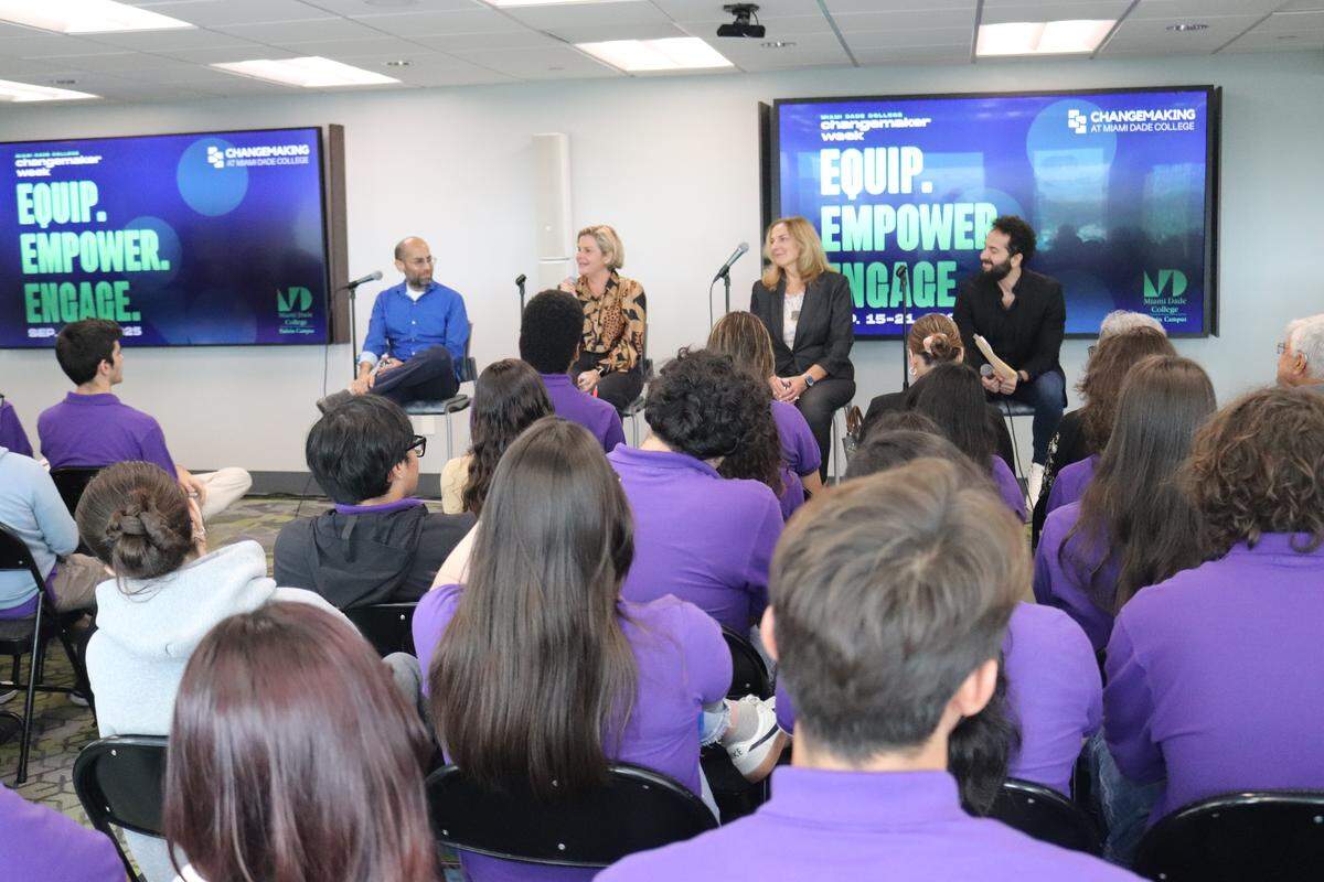 Students at Miami-Dade college listen as panelists discuss how to use interfaith dialogue to build bridges in a divided society. The panel “Interfaith Dialogue and Peace” was a part of MDC’s Changemaker Week 2025.