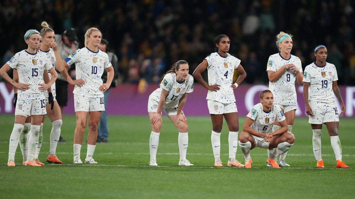 Aug 6, 2023; Melbourne, AUS; United States players look on as Sweden forward Lina Hurtig (not pictured) prepares to take the winning shot in the penalty kick shootout during a Round of 16 match in the 2023 FIFA Women’s World Cup at Melbourne Rectangular Stadium. Mandatory Credit: Jenna Watson-USA TODAY Sports