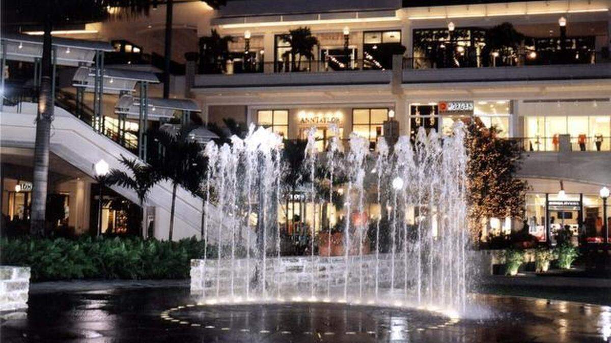 12/19/02--VILLAGE AT MERRICK PARK