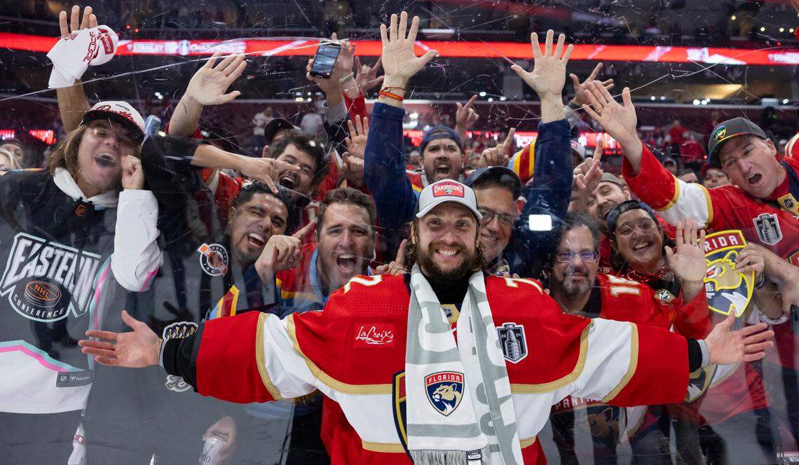 Florida Panthers goaltender Sergei Bobrovsky (72) celebrates with fans