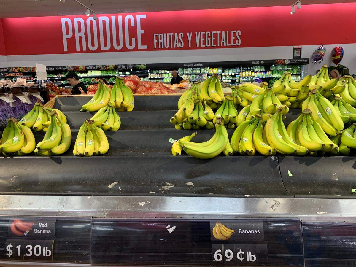 Los plátanos costaban 69 centavos la libra en este Winn-Dixie de Doral el 19 de diciembre de 2022.