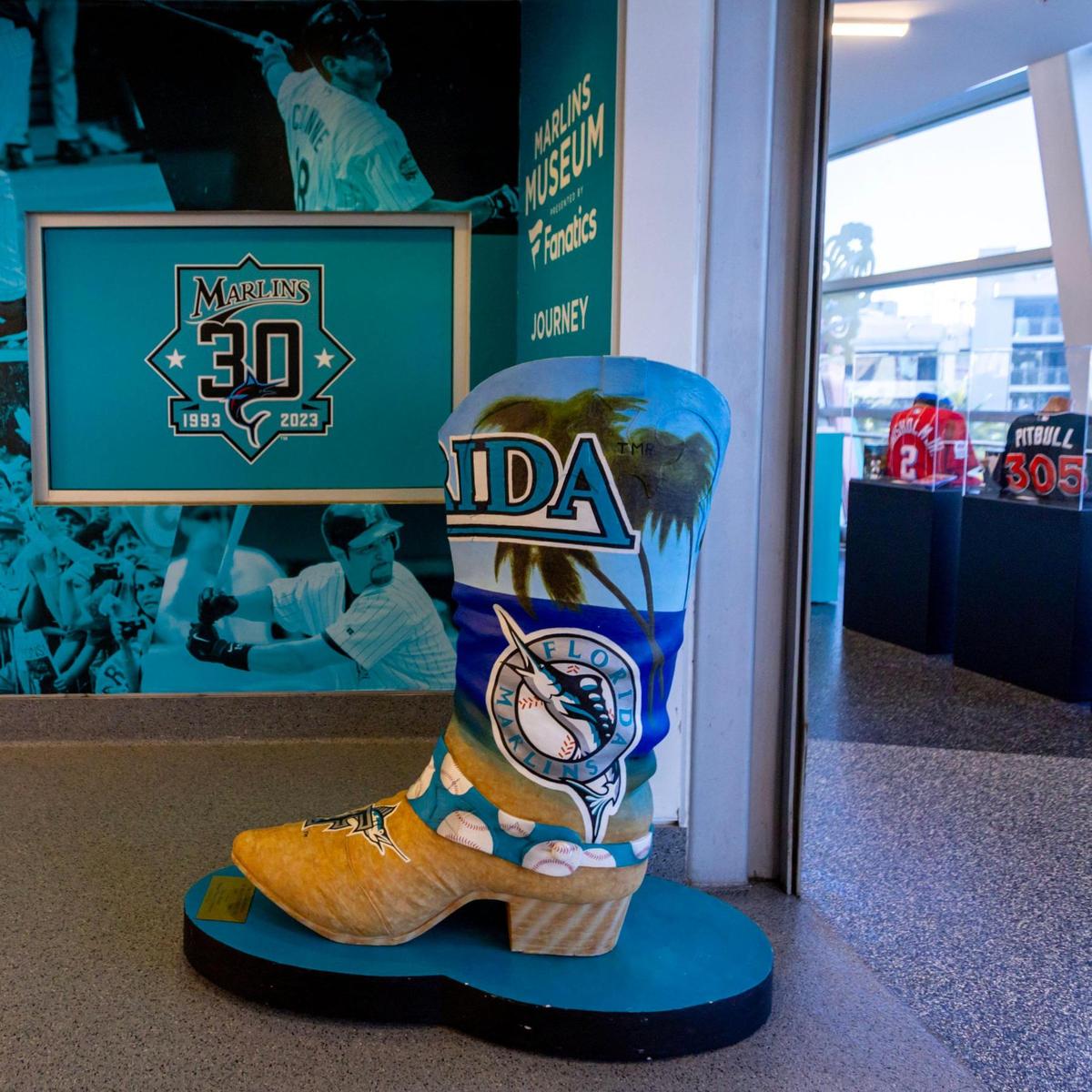 La entrada a Miami Marlins 30th Anniversary History Museum dentro de LoanDepot Park (miércoles 17 de mayo de 2023).