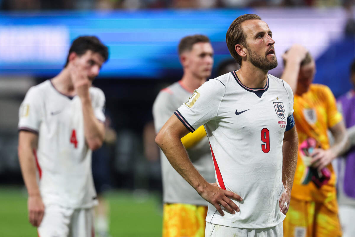England's forward #09 Harry Kane reacts after losing the 2026 World Cup football tournament semi-final match between England and Argentina at the Atlanta Stadium in Atlanta on July 15, 2026.  (Photo by Odd ANDERSEN / AFP via Getty Images)
