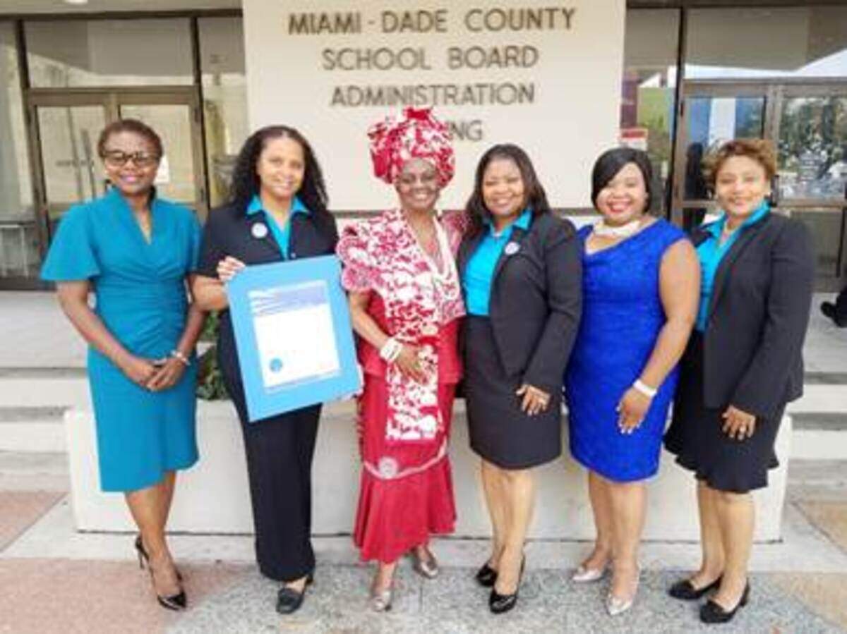 Miami-Dade County School Board member Dorothy Bendross-Mindingall honored the Haitian American Nurses Association of Florida for its contributions to the community. From left: Barbara Destine, Marsha Eloi, Bendross-Mindingall, Dr. Marie Etienne, Fayola Delica, and Carmel Dabady.