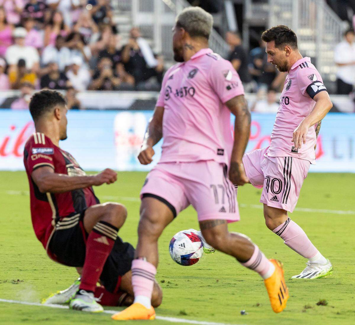 Inter Miami forward Lionel Messi (10) scores a goal against Atlanta United in the first half of their Leagues Cup group stage match at DRV PNK Stadium on Tuesday, July 25, 2023, in Fort Lauderdale, Fla.