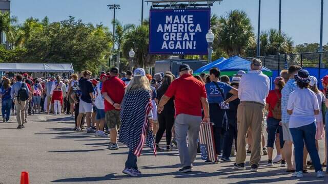 Trump rallies for Byron Donalds in Fort Myers | Miami Herald
