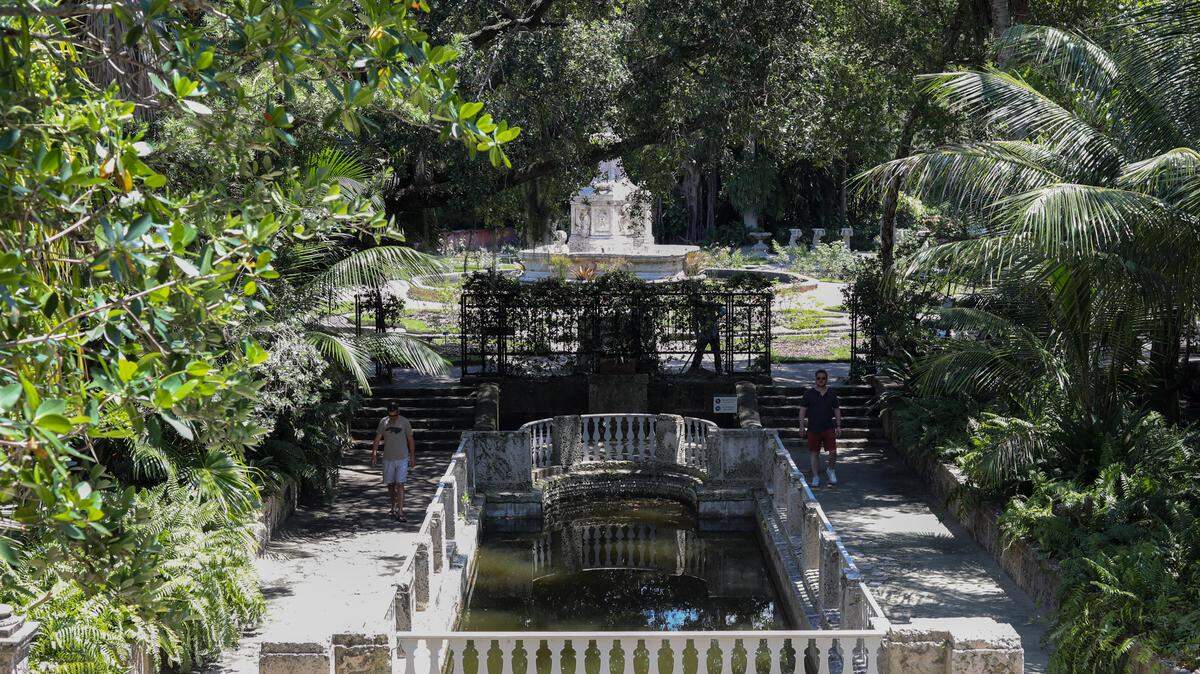 El financiamiento  de la  FEMA ayudó a Vizcaya a restaurar el Jardín Marino y reabrirlo al público tras el huracán Irma. Para proteger los jardines de futuras tormentas usarán una barrera inflable y portátil.