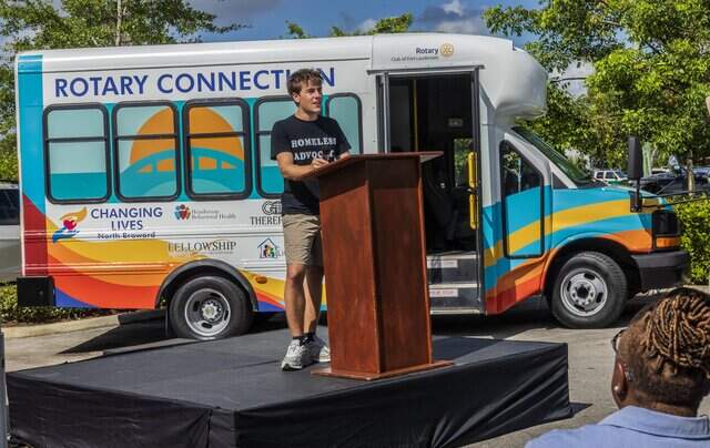 Free bus in Fort Lauderdale offers hope to homeless | Miami Herald