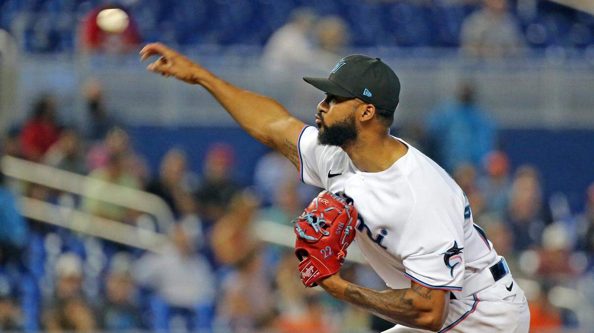 Miami Marlins starting pitcher Sandy Alcantara (22) pitches in the first inning against the Los Angeles Dodgers during baseball game at loanDepot park in Miami on Thursday, July 8, 2021.