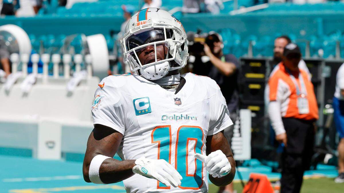 Dolphins’ Hill, Campbell react to being handcuffed: ‘What if I wasn’t Tyreek Hill?’
