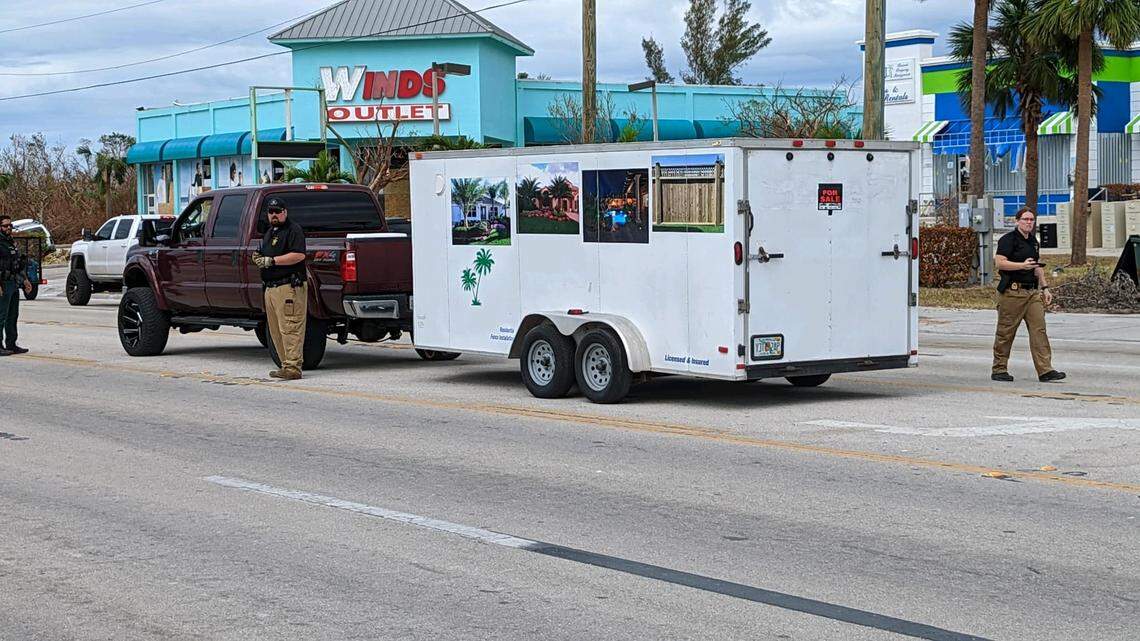 Two suspects were seen stealing items in front of a Fort Myers Beach business, and loading them into a trailer, according to the Lee County Sheriff’s Office.