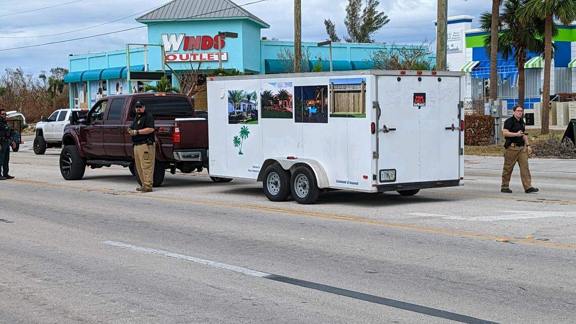 Two suspects were seen stealing items in front of a Fort Myers Beach business, and loading them into a trailer, according to the Lee County Sheriff’s Office.