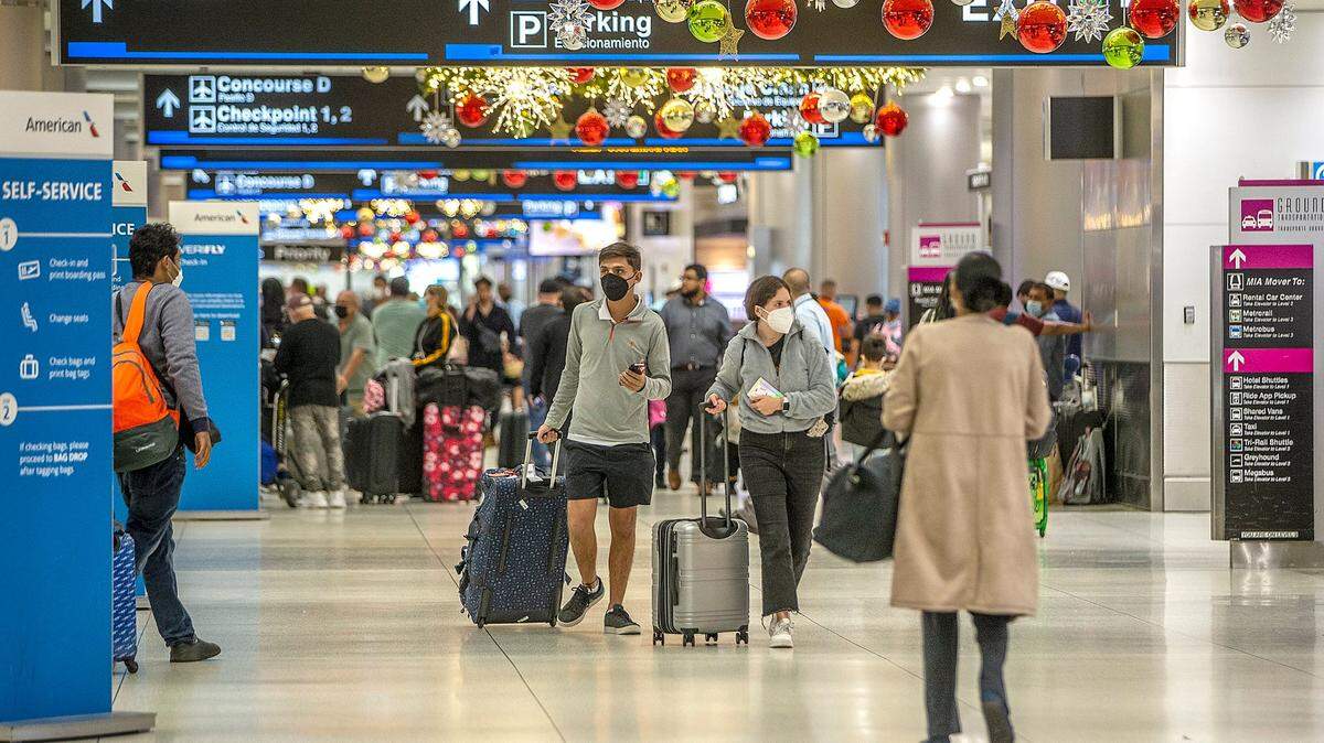 At South Florida airports, masks are still required inside the airport and on planes due to a federal mandate. This is a file photo.