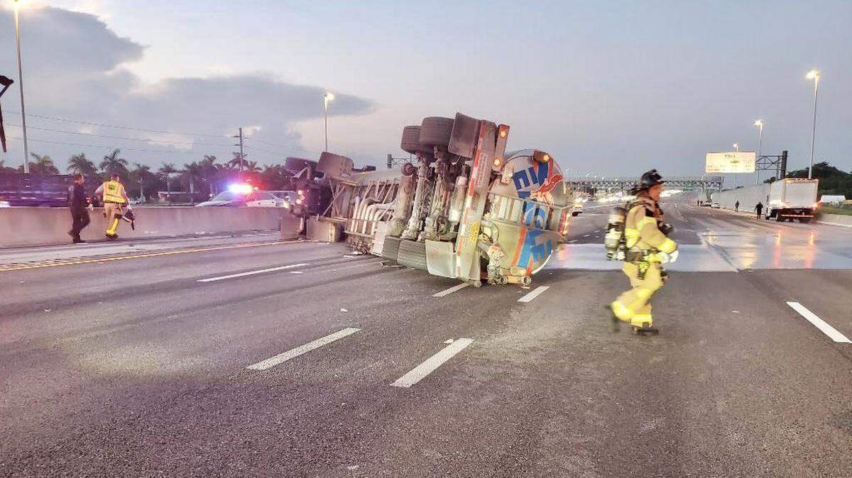 Troopers are investigating a crash involving an overturned tanker that has caused a fuel spill on Florida’s Turnpike near Bird Road.