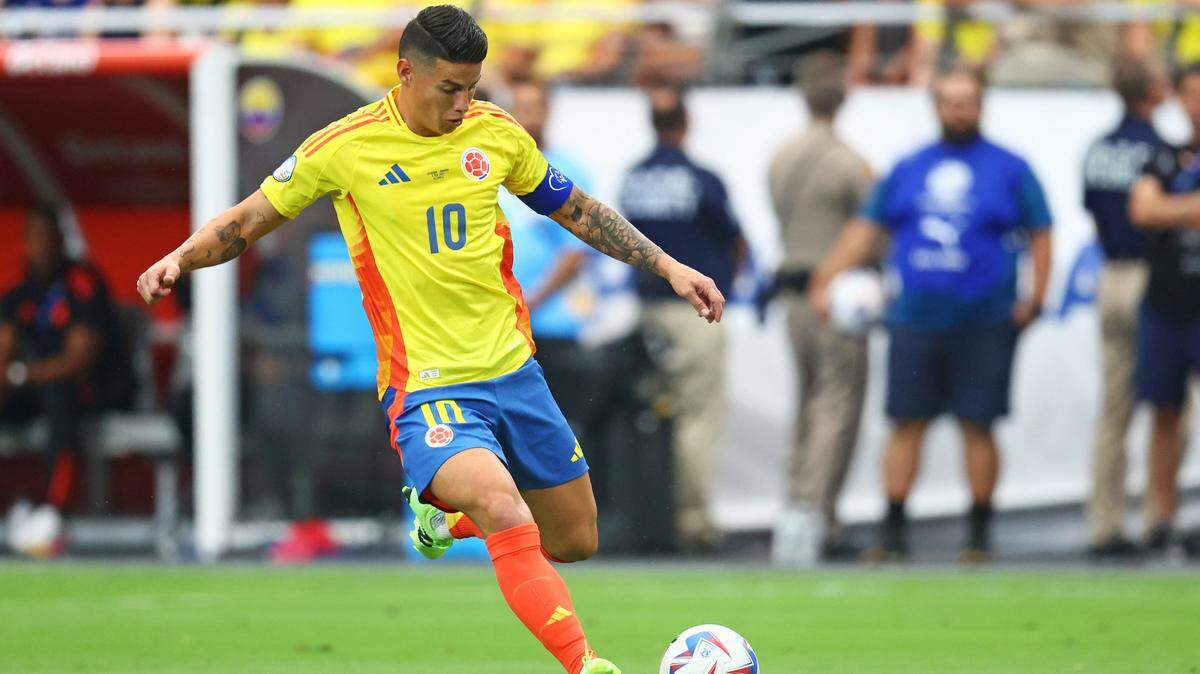 Jul 6, 2024; Glendale, AZ, USA; Colombia midfielder James Rodriguez (10) kicks the ball during the first half against the Panama in the Copa America Quarterfinal at State Farm Stadium. Colombia is unbeaten over its past 27 games, dating to 2022.