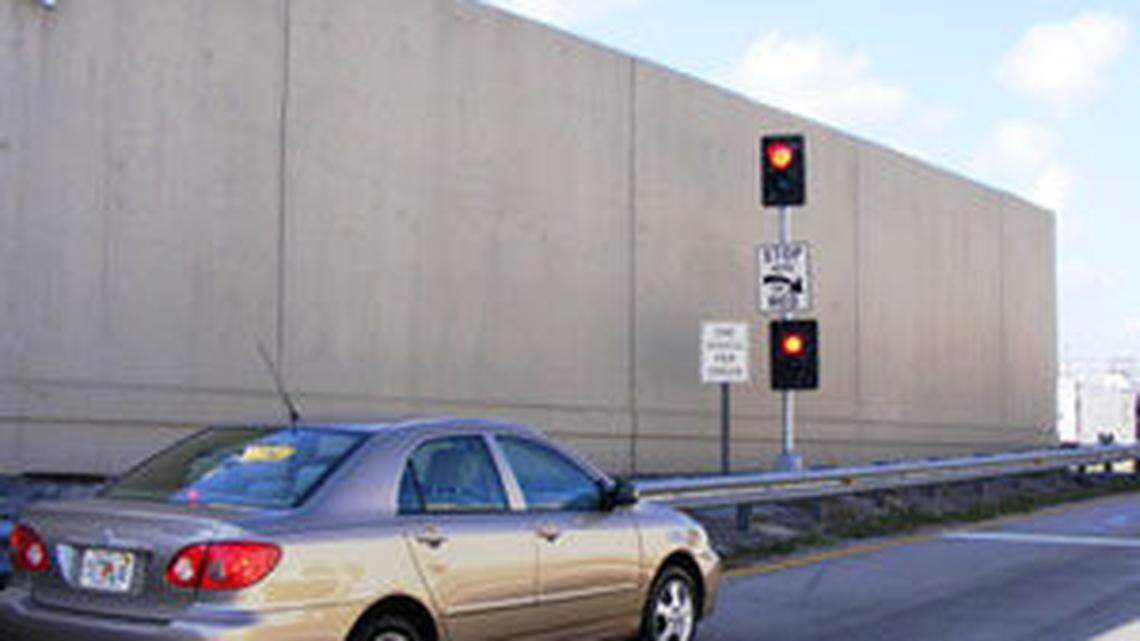 Ramp Signals are traffic lights that reduce congestion along northbound and southbound Interstate 95 in Miami-Dade and Broward counties.