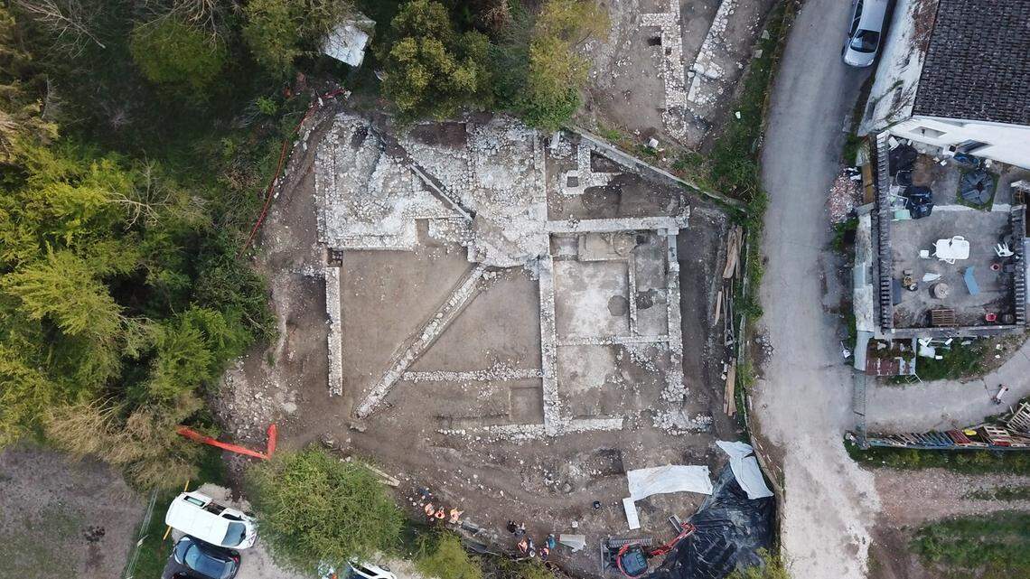Archaeologists in Yenne found the ruins of an ancient thermal bath complex with heated rooms and a waterfall-fed swimming pool, photos show.