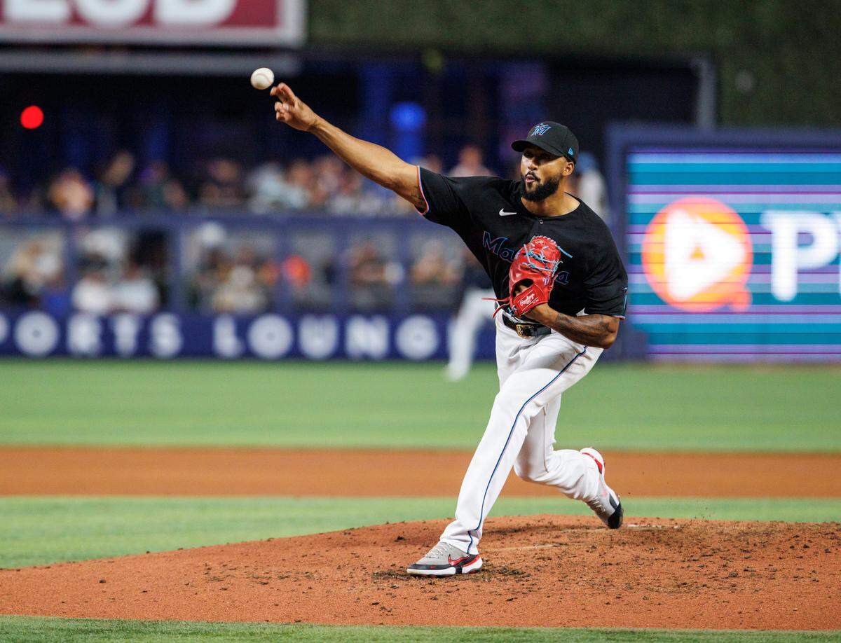 Miami Marlins starting pitcher Sandy Alcantara (22) pitches during the fourth inning of a baseball game against the New York Mets at LoanDepot Park on Friday, June 24, 2022 in Miami, Florida.