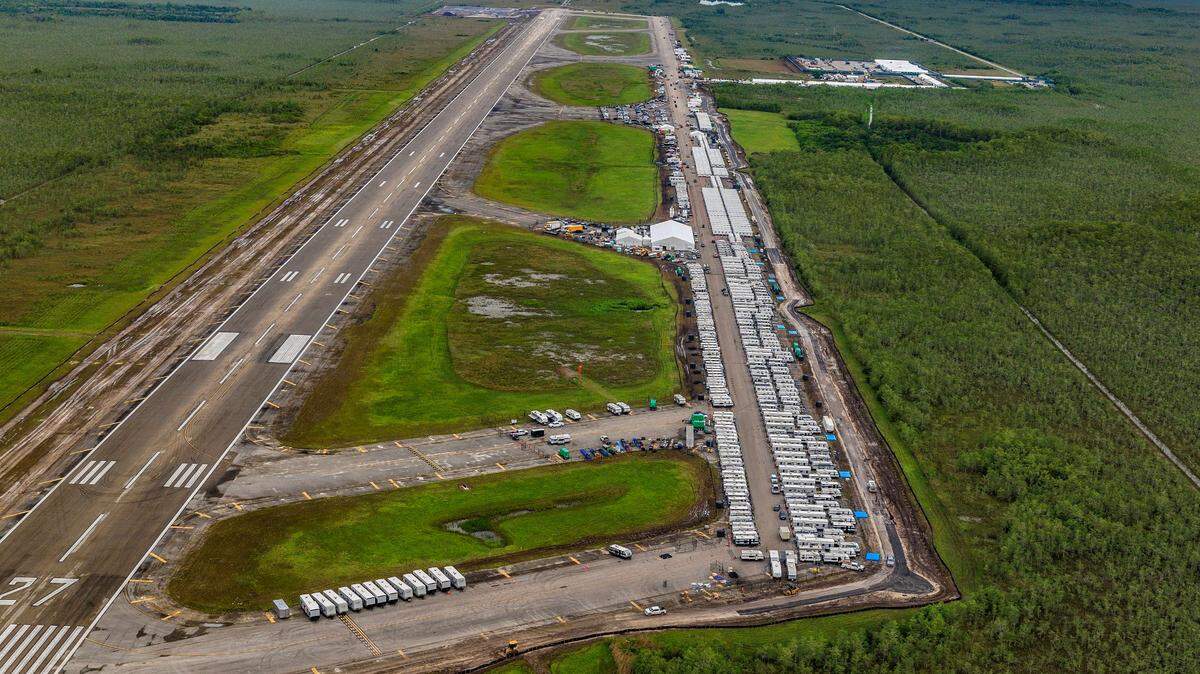 Aerial view of the area where the Everglades detention center was built.
