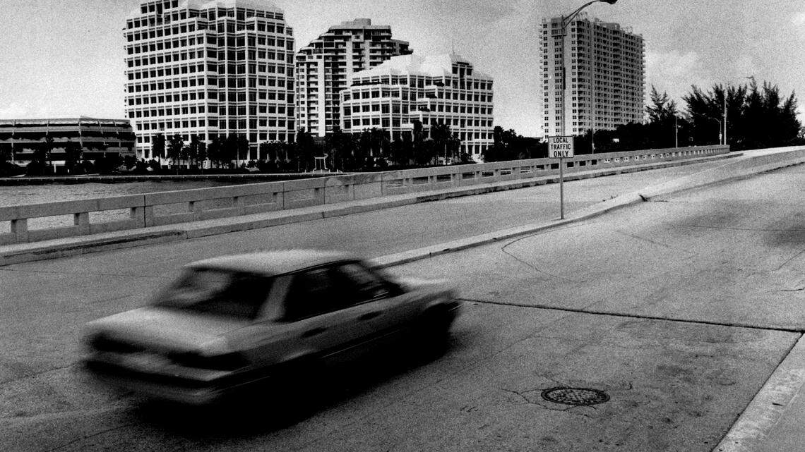 A car on the bridge at Southeast Eighth Street and Brickell Avenue in 1990.