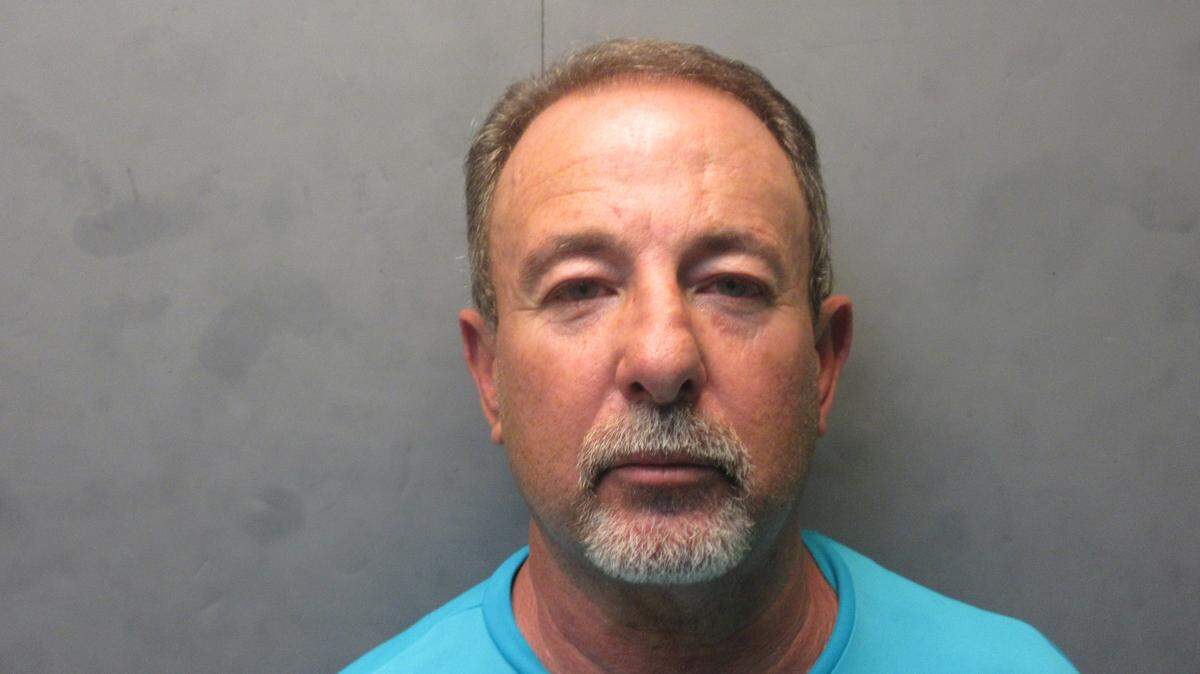 Alejandro Luis Dewelde was arrested Friday and is suspected of making a false report to police regarding an alleged robbery aboard his houseboat involving two exotic dancers, according to the Monroe County Sheriff’s Office. He was released from jail Friday and faces a misdemeanor count if found guilty.