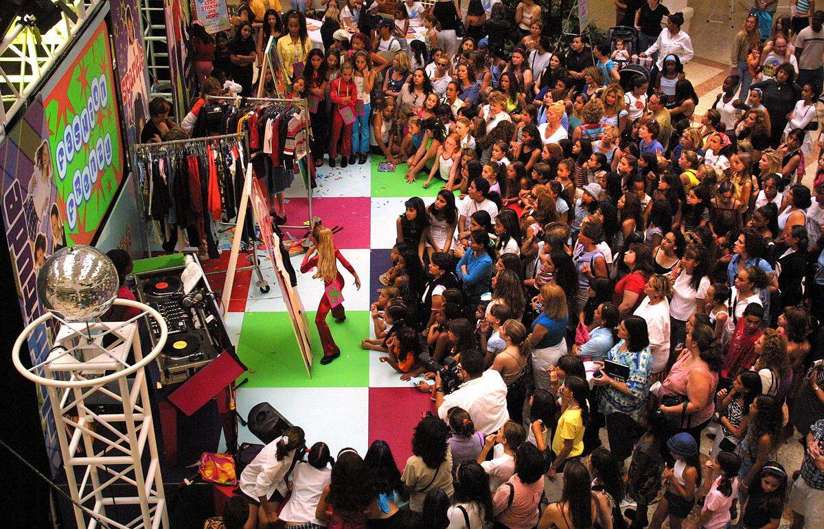 Years before Taylor Swift could gather crowds of young girls, Aventura Mall hosted a fashion show for “tween” girls ages 7-14 that drew hundreds for a fashion show and contest promotion event. This file photo from July 7, 2001, is from the Passion for Fashion ‘Tween’ Fashion Show.