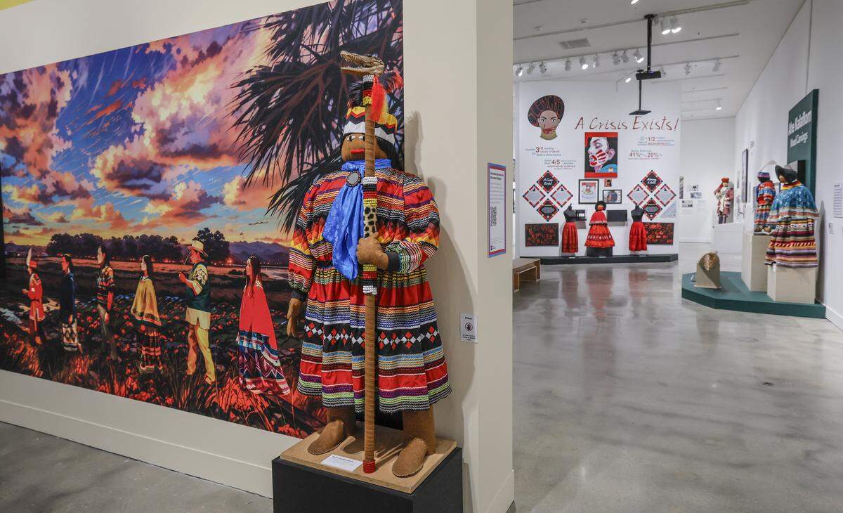 Yakne Seminoli (Seminole World) is an art and history exhibition at HistoryMiami Museum. Developed in partnership with the Ah-Tah-Thi-Ki Museum, it showcases over 25 Seminole artists, blending traditional and contemporary pieces like beadwork, textiles, and paintings. HistoryMiami is changing its name to Museum of Miami and is starting a new "museum without walls" initiative where they show exhibitions across Miami Dade County.