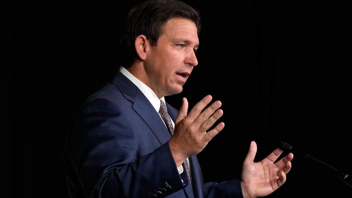 El gobernador Ron DeSantis habla el 15 de febrero de 2023 en la Universidad Palm Beach Atlantic en West Palm Beach, Florida.