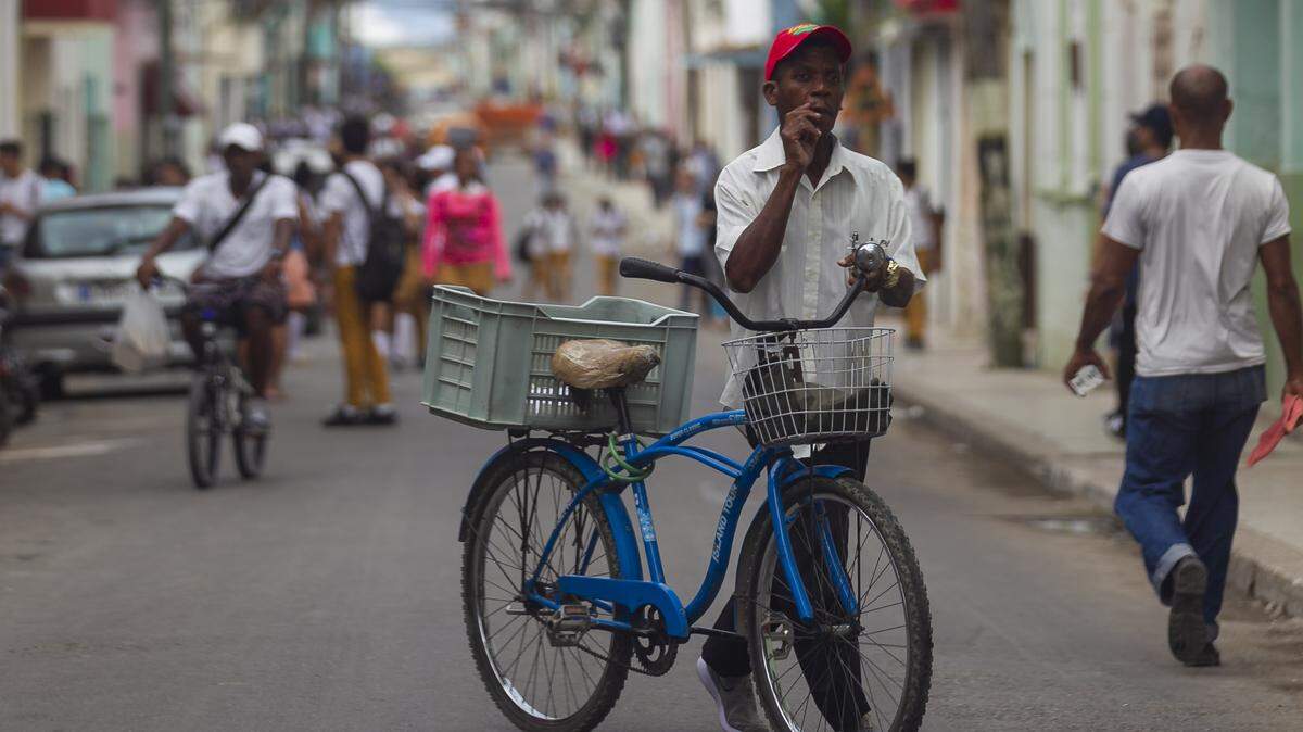 A street scene in Havana’s district of Regla.