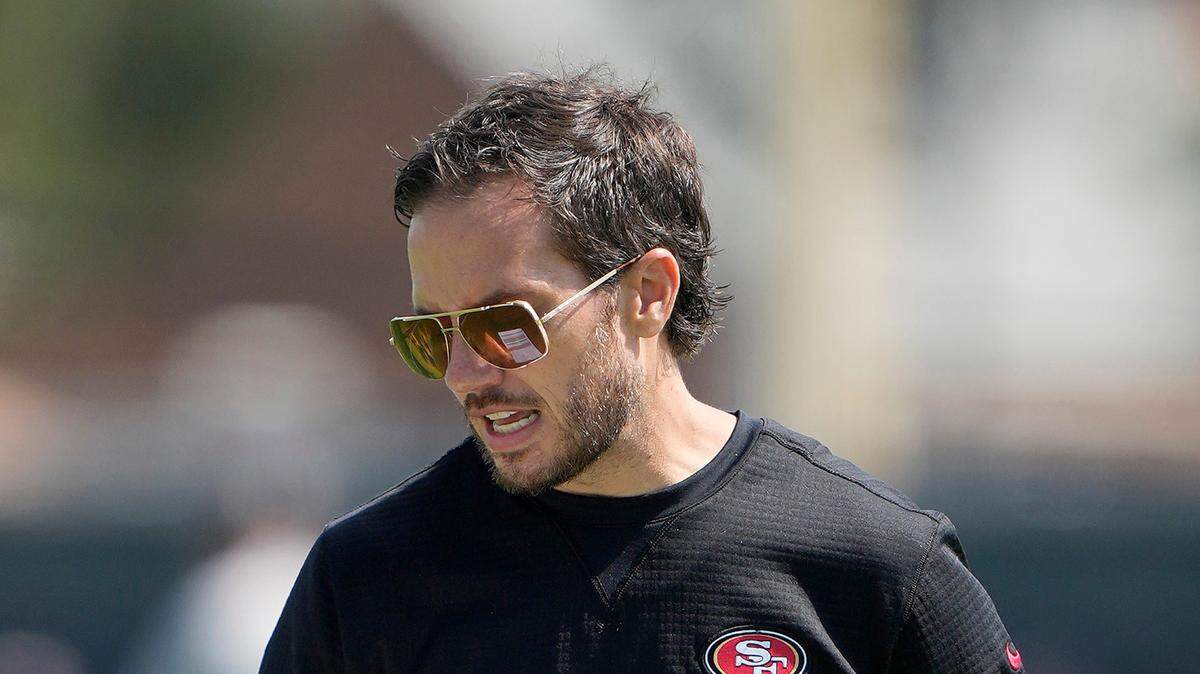 Offensive Coordinator Mike McDaniel of the San Francisco 49ers watches workouts during training camp at SAP Performance Facility on July 28, 2021 in Santa Clara, California. (Thearon W. Henderson/Getty Images/TNS)