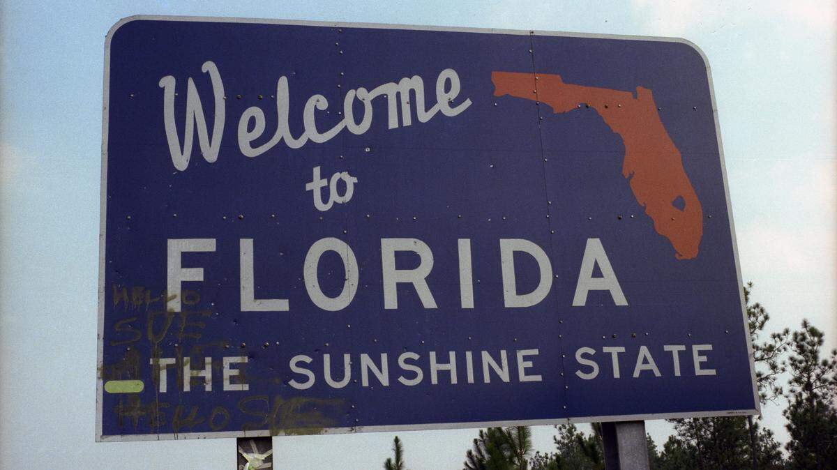 Welcome to Florida sign in Becker, Florida in 1981.  Increased fees for documents and stalled FOIA requests have made Florida state government less transparent.
