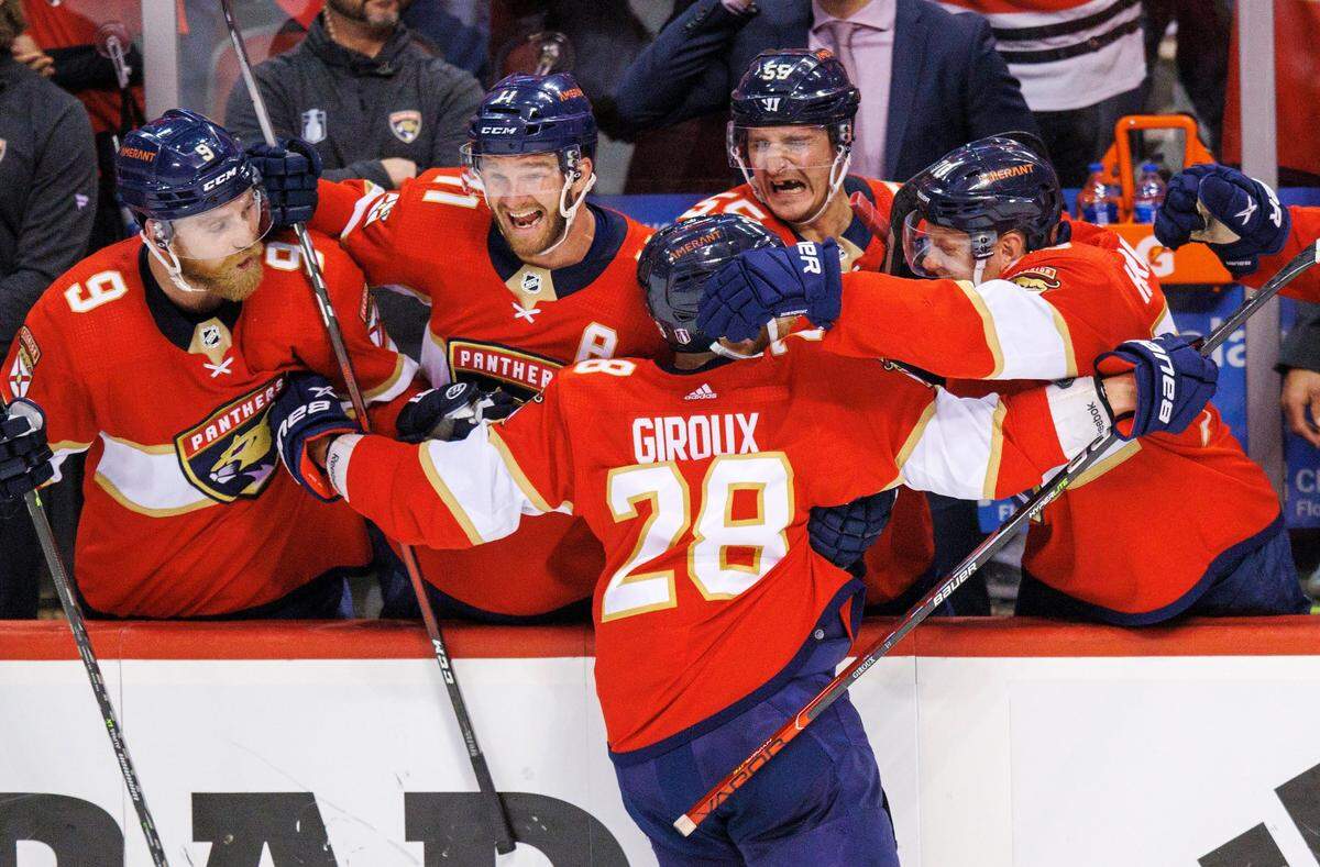 Florida Panthers right wing Claude Giroux (28) celebrate with teammates Sam Bennett (9) Jonathan Huberdeau (11) Noel Acciari (55) and Patric Hornqvist (70) after scoring a goal during the third period of Game 5 of a first round NHL Stanley Cup series against the Washington Capitals at FLA Live Arena on Wednesday, May 11, 2022 in Sunrise, Fl.
