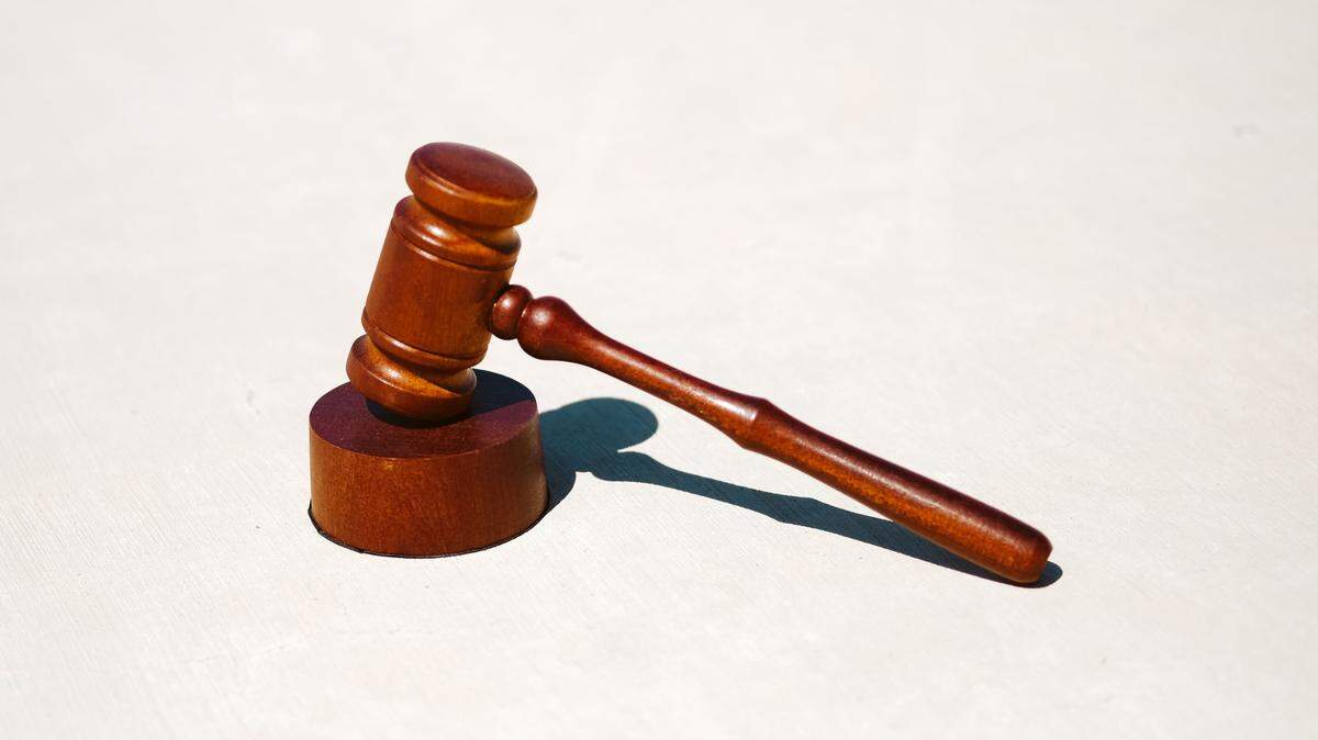 Inactions by an Ohio food processing plant caused severe injuries to a temporary worker, federal officials say.