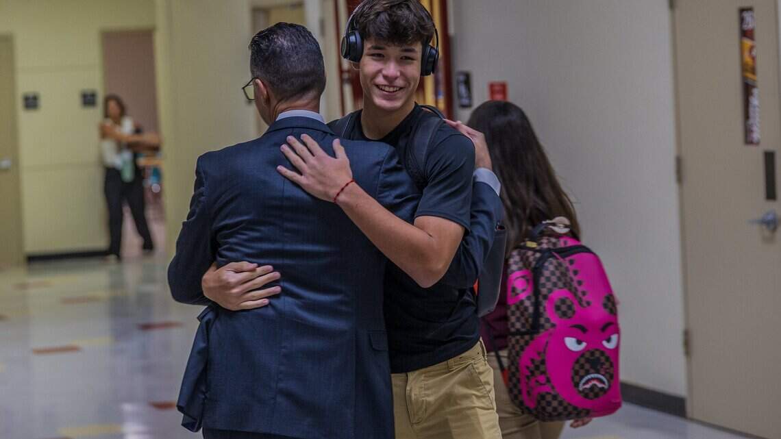 Miami-Dade public schools lose 15,000 students. Charters dip for the first time