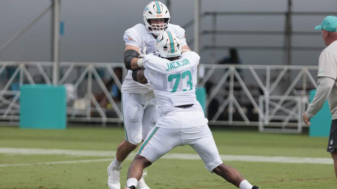 Austin Jackson’s injury tests Dolphins’ depth at right tackle
