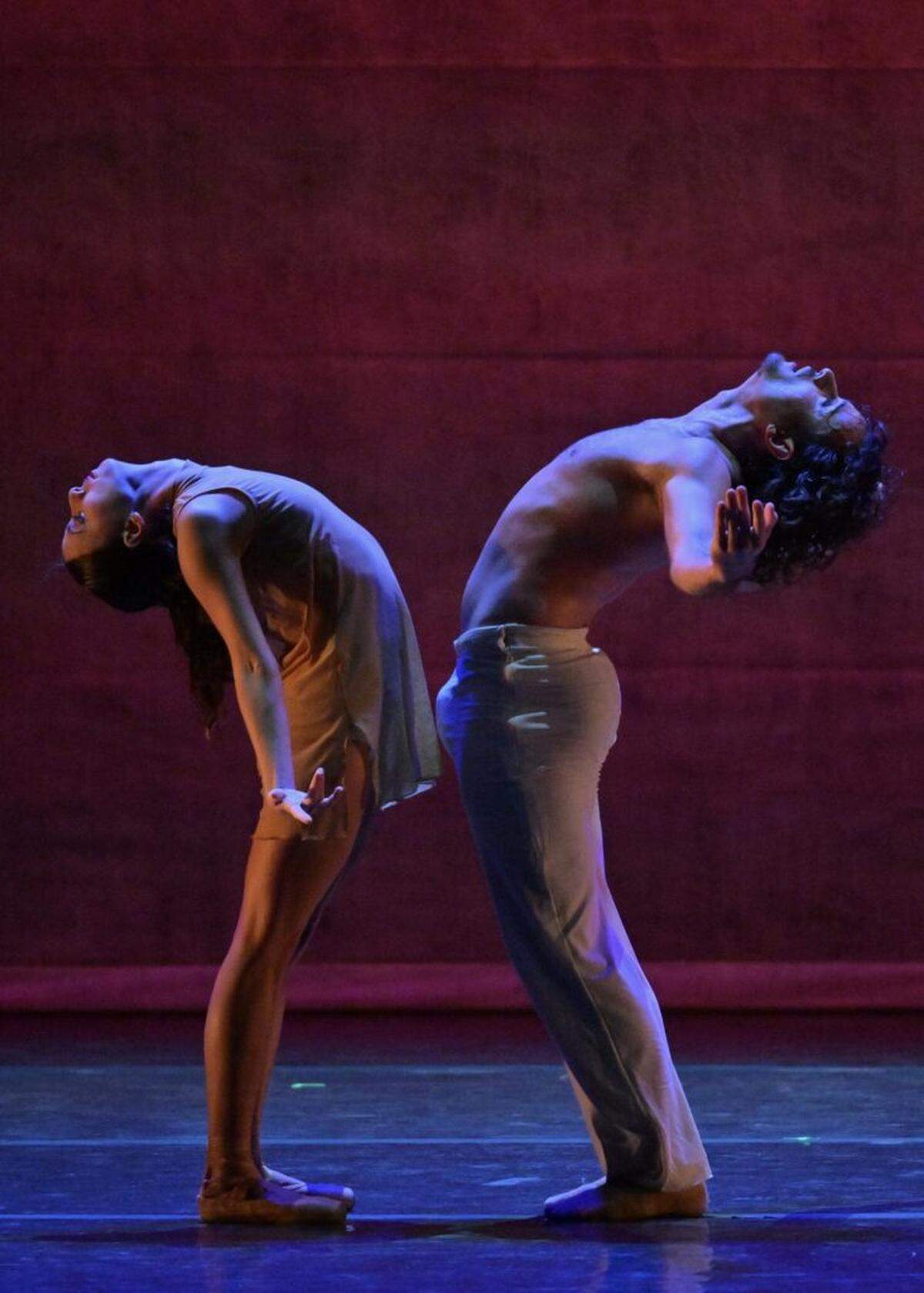 Jessica Arechavaleta and Rafael Ruiz, from Dimensions Dance Theatre of Miami in “On the Sky.”