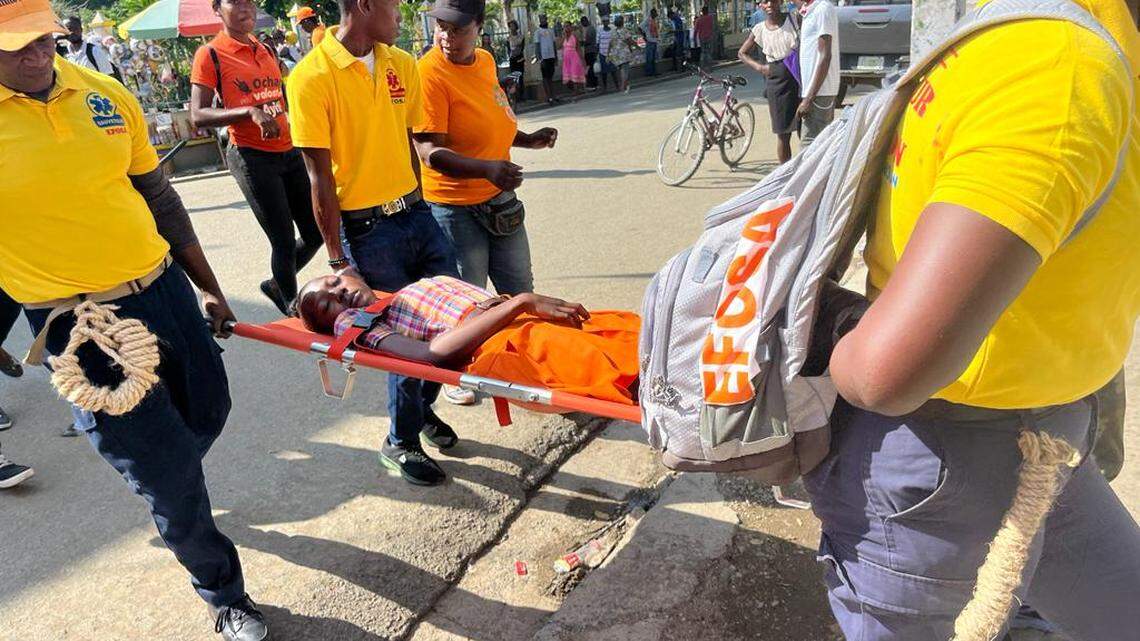 Volunteers with Haiti’s disaster response office, the Office of Civil Protection, recently participated in a drill in the city of Cap-Haitien on how to respond to an earthquake. It’s one of many trainings the office has held ahead of this year’s 2021 Atlantic Hurricane Season.