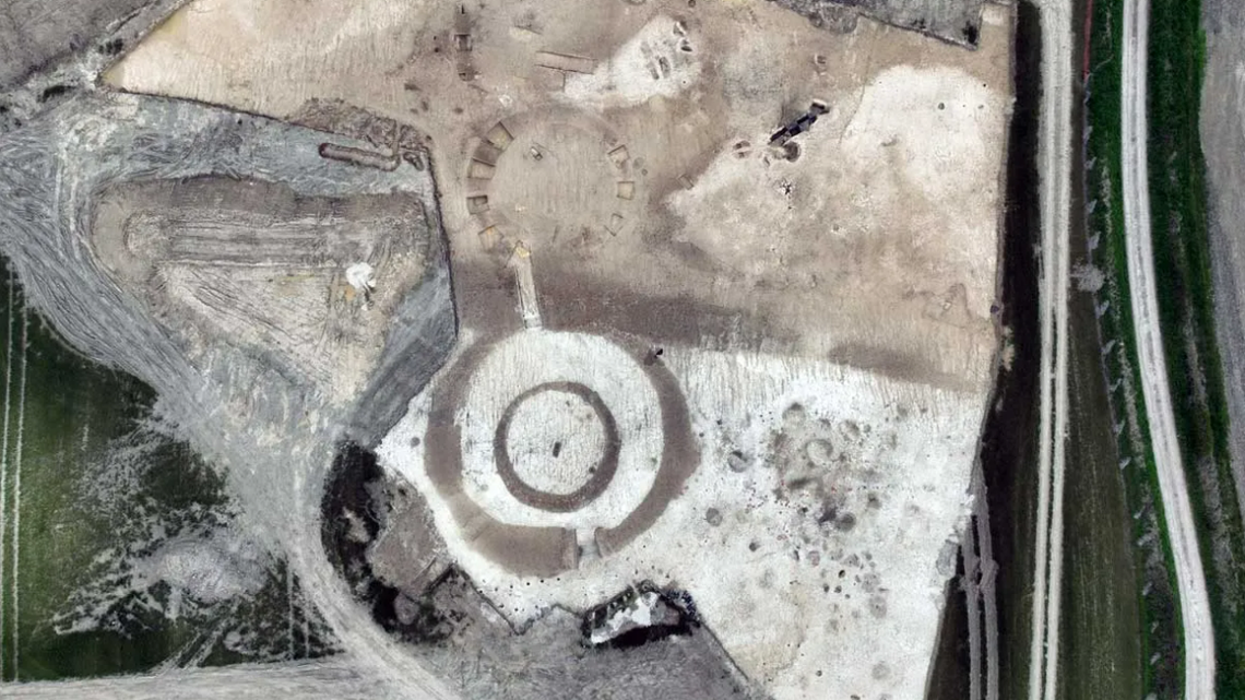 Archaeologists in Salisbury, U.K., unearthed several large, circular burials from the Bronze Age and artifacts from the Neolithic Age, photos show.