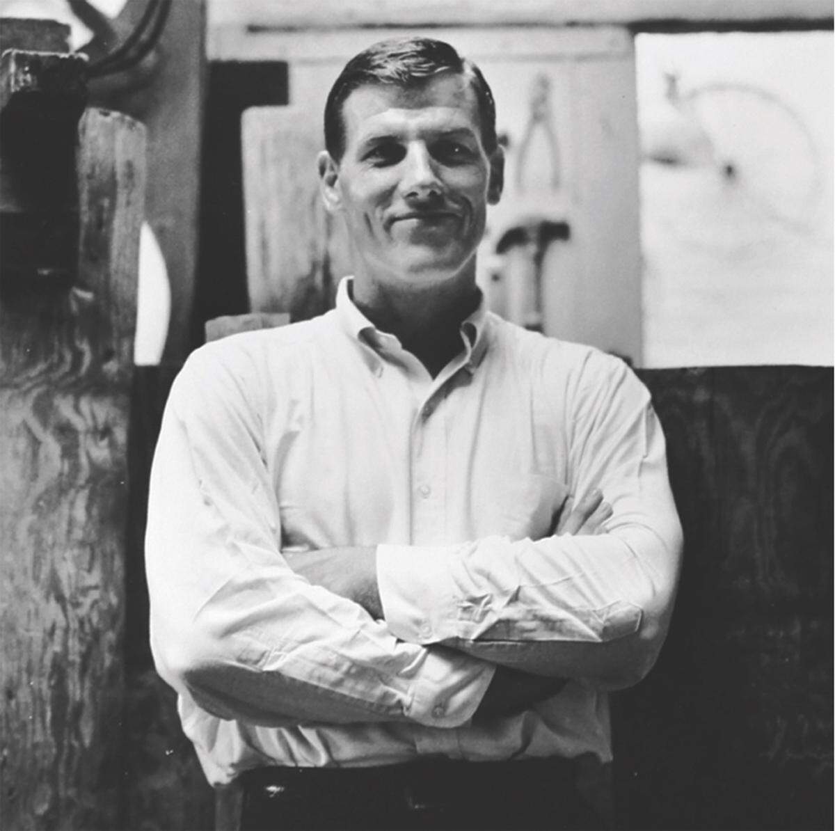 El fotógrafo de arte William John Kennedy en una foto de alrededor de 1963, según Kiwi Arts Group, una empresa de Miami y Londres que representa su obra. Este periodo es cuando Kennedy fotografió a sus nuevos amigos, los artistas pop Andy Warhol y Robert Indiana.