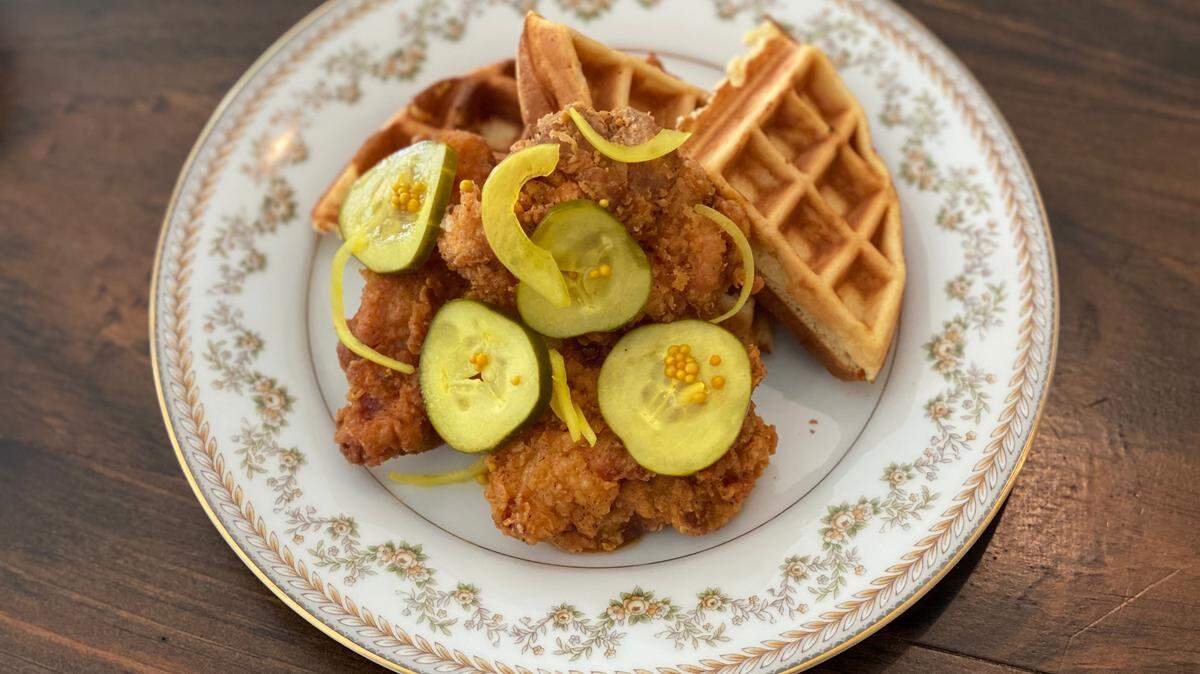 El pollo y los waffles eran un plato estrella en el Rosie's original y volverán en el nuevo local de brunch