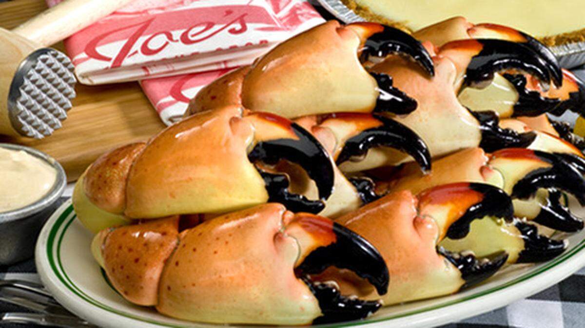 El restaurante Joe's Stone Crab reabrió para la temporada del cangrejo moro. Pero, ¿los comensales seguirán pidiendo comida para llevar?