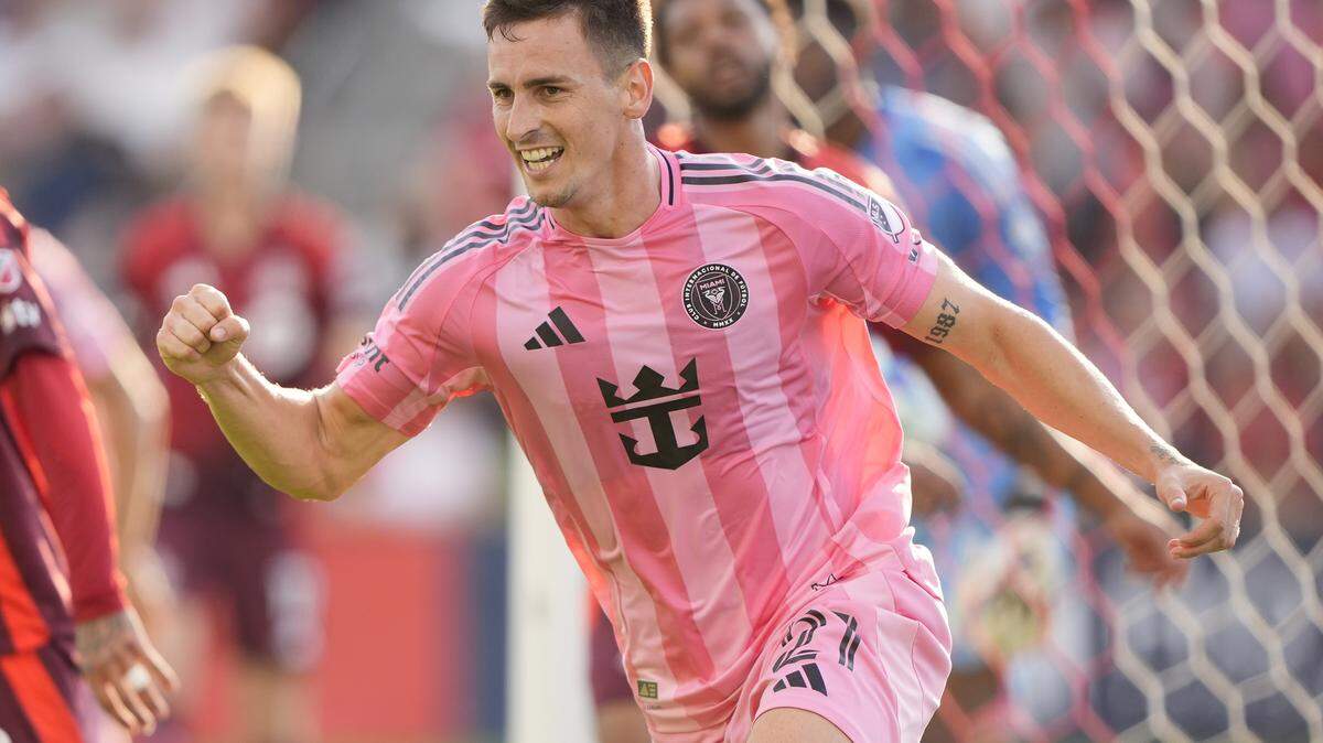 Sep 27, 2025; Toronto, Ontario, CAN; Inter Miami CF forward Tadeo Allende (21) reacts after scoring against Toronto FCduring the first half at BMO Field. Mandatory Credit: John E. Sokolowski-Imagn Images
