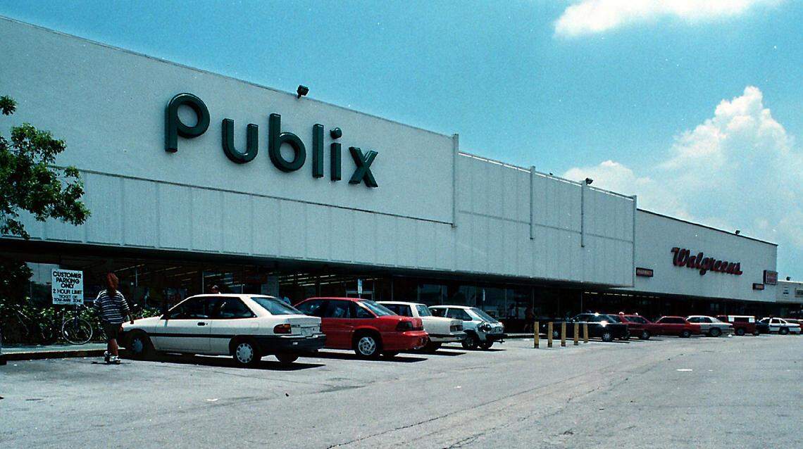 The Publix on Hollywood’s Young Circle. The store is now vacant and has since been rebuilt across the street.
